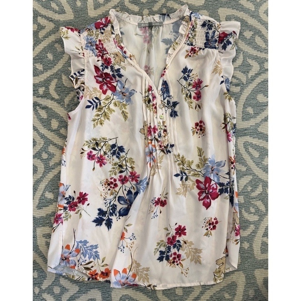Danielrainn Women's Top M White Pink Floral Career‎ Casual Smocked Pleated